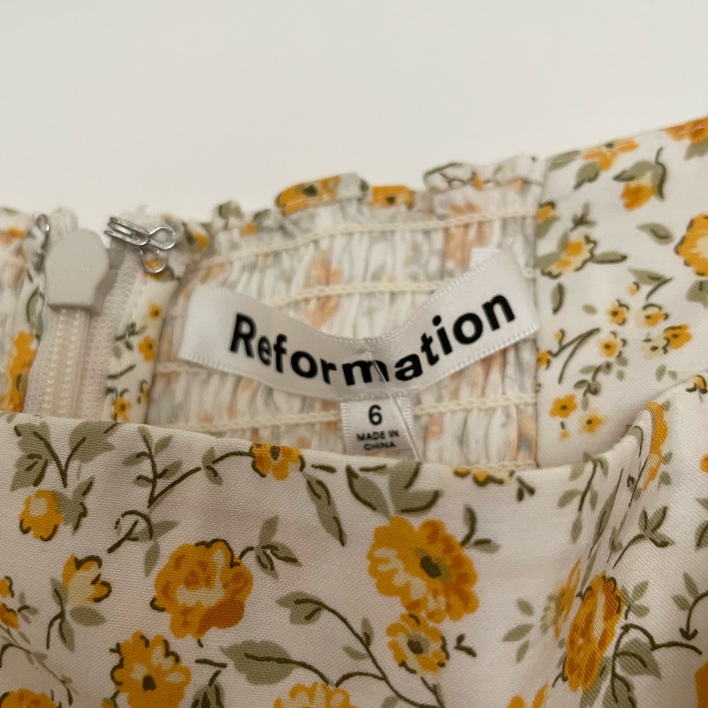 Reformation Michaela Ditsy Floral Babydoll Dress size 6 Coquette Puff Sleeves - Picture 6 of 10
